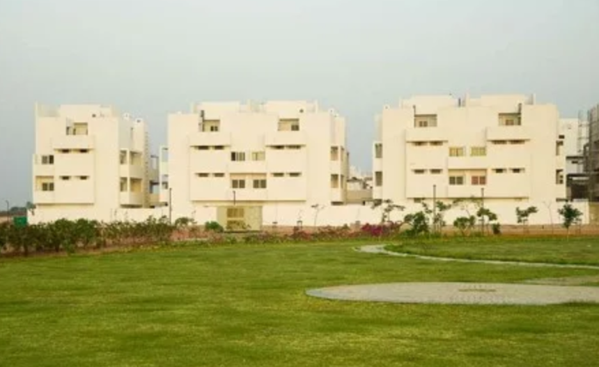 Vatika Primrose Floors – 2 & 3 BHK Apartments in Gurgaon | Sector 82, New Gurgaon 🏙️🌸