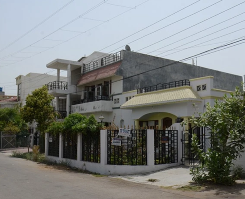 1, 2 and 3 BHK Independent House and Villa Raebareli road
